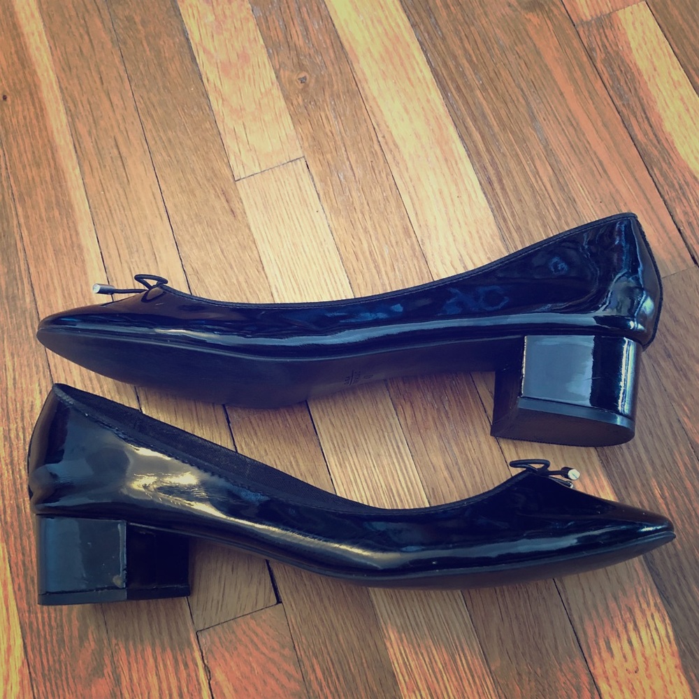Block heel black patent low pumps